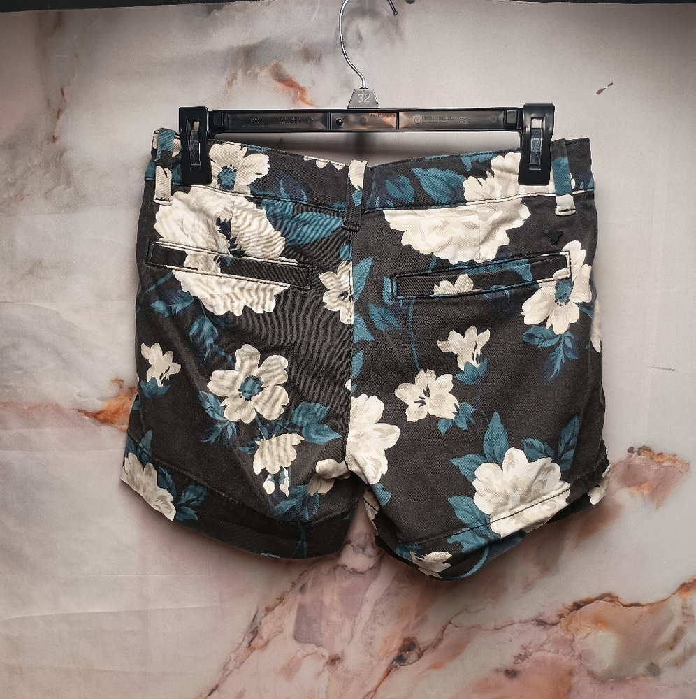 American‎ Eagle Floral Midi Shorts - Picture 4 of 6